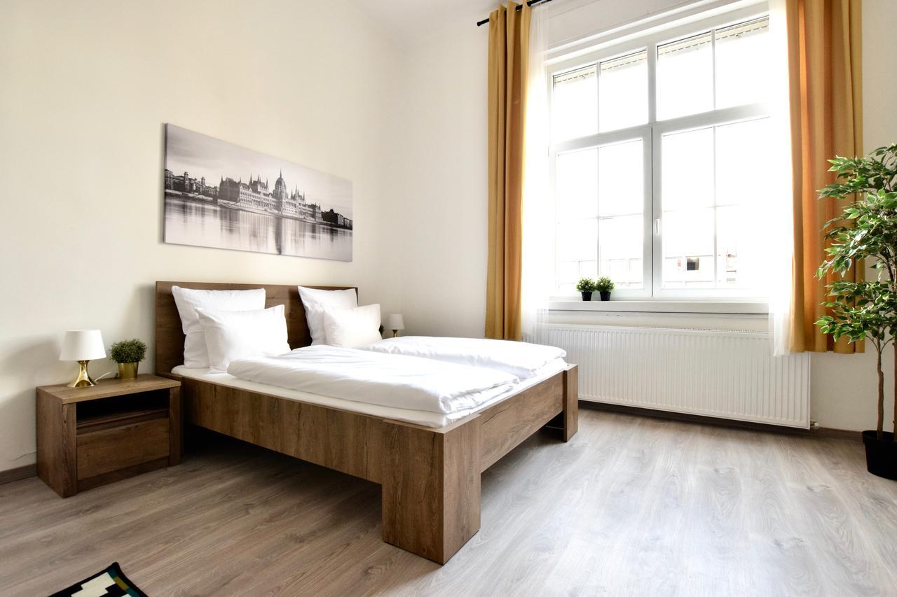 Standard Apartment By Hi5 - Bazilika Suite Budapest Luaran gambar
